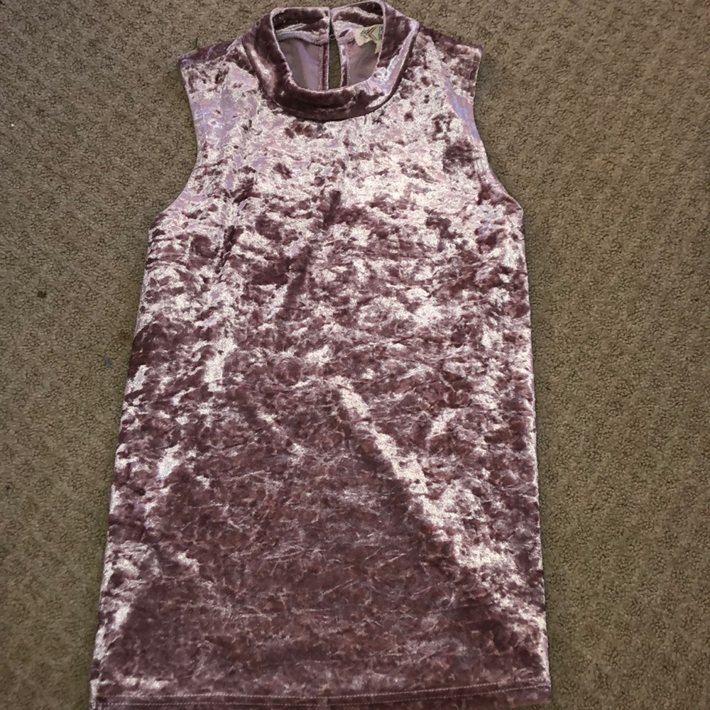 High neck, pink crushed velvet tank!!